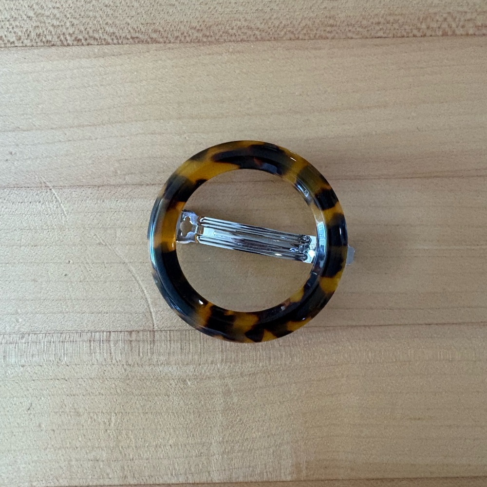 J. Crew Tortoiseshell Round Hair Clip - Brown and Black